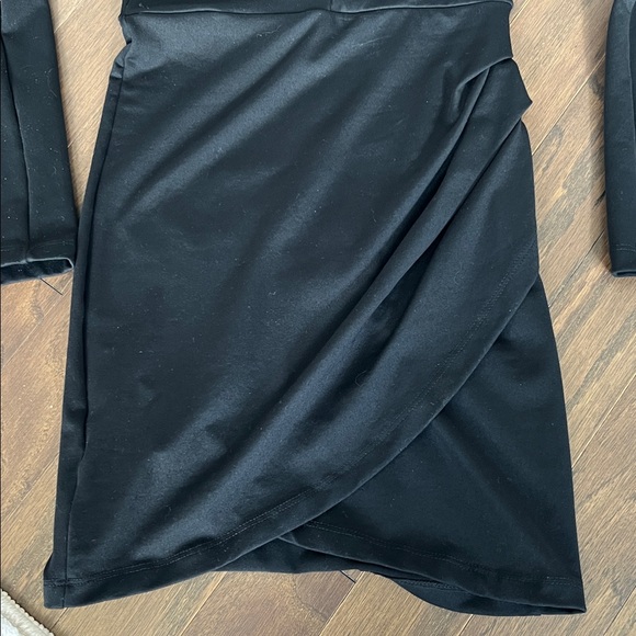 Susana Monaco Deep V-Neck Long Sleeve Dress - Picture 8 of 9